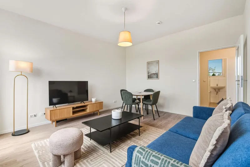 Hübsche 2 Zimmer Wohnung in Schöneberg - voll möbliert — photo 1